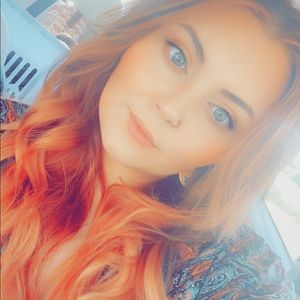 Meet your posher, Becca!